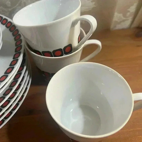 Vintage Winterling China Teapot, sugar, creamer, saucer, teacup and plate set - Picture 7 of 9